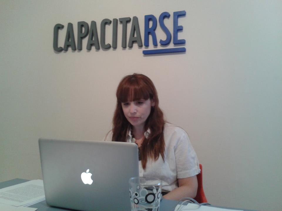 Lorena Brignardello durante el Webinar de Inversión Social Privada, en CapacitaRSE Argentina